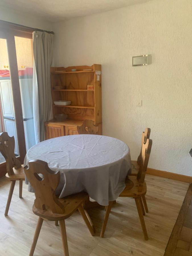 Appartement dans résidence avec piscine Saint-Jean-dʼAulps Exterior foto
